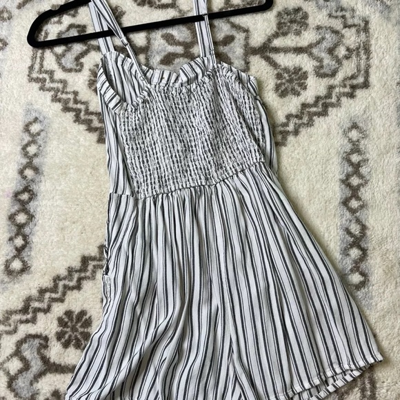 Hollister Womens Medium Romper Sleeveless Striped Half Button Shorts Pockets - Picture 2 of 5